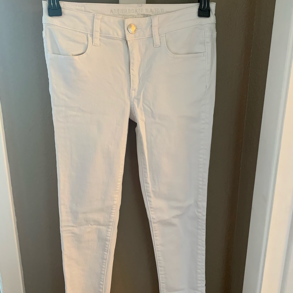 White denim American Eagle jeans